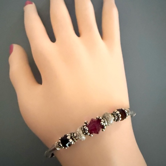 Estate Crystal Sterling Silver Toggle Bracelet
7.75 Inches Long - Picture 2 of 5